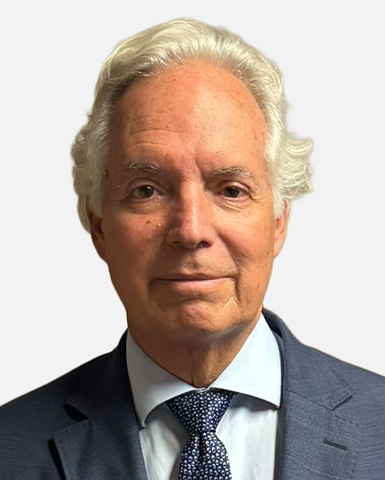 Photo, Eugenio Hernández-Bretón