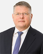 Dr. Alexander Petsche
